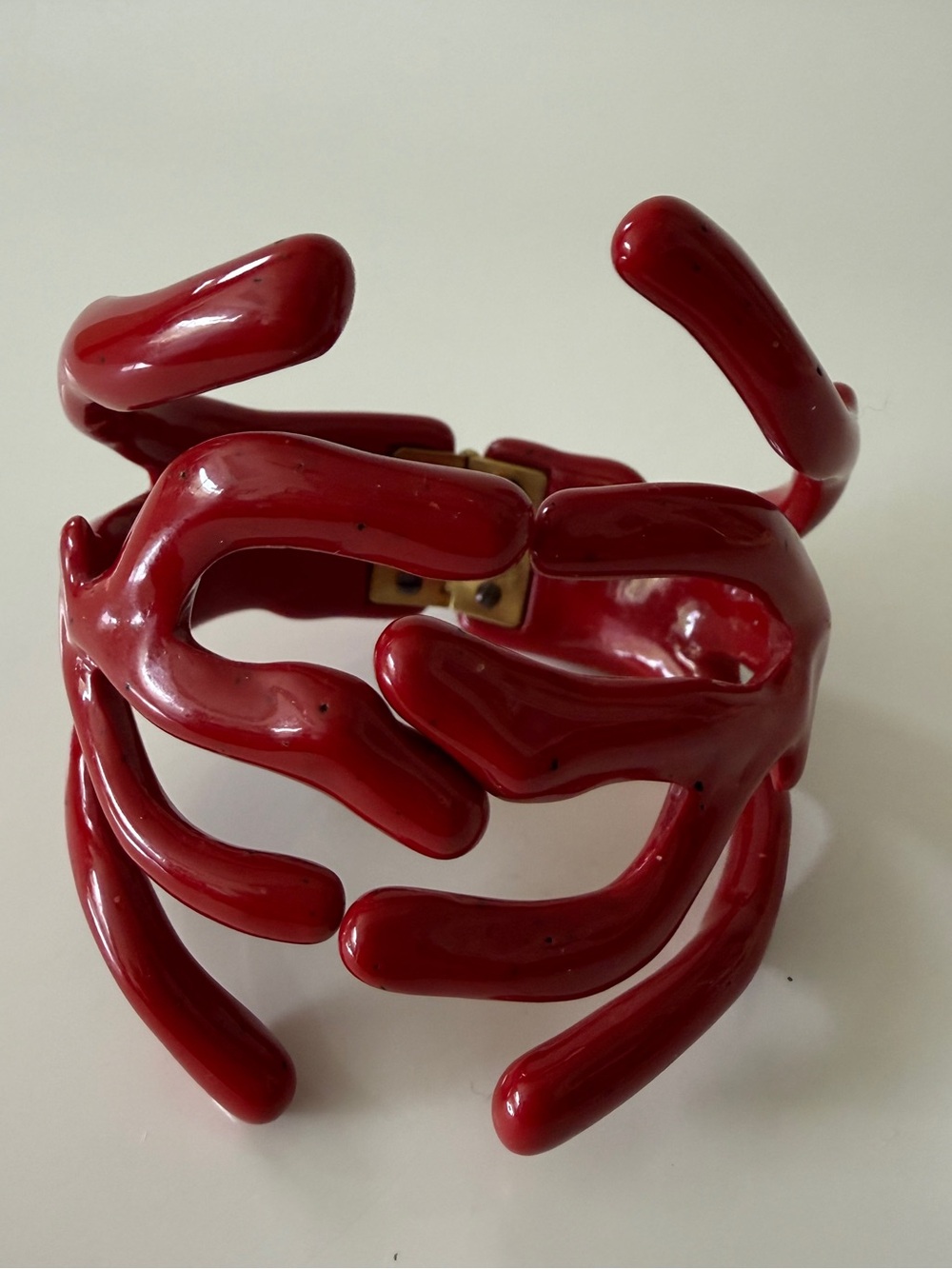 ANGELA CAPUTI Hinged Resin Coral Bracelet Bangle Bracelet - Red